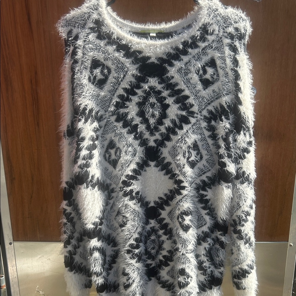 Black and White Patterned Women's Sweater Gianni bini small